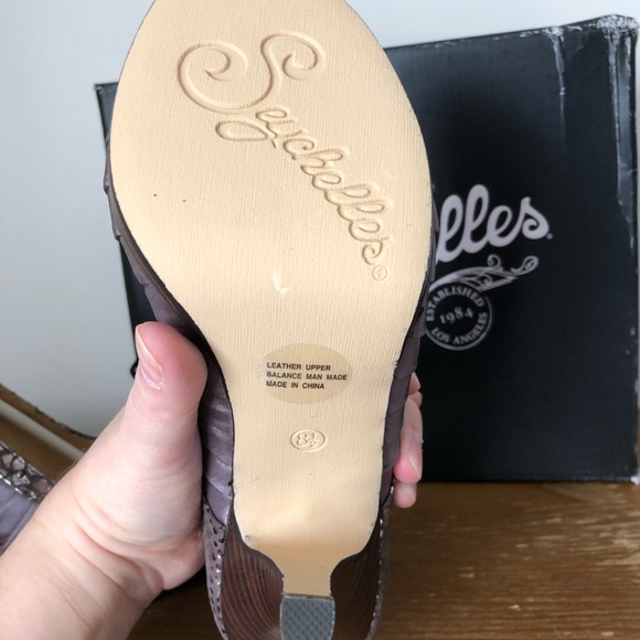NWT Seychelles Pewter Heels in size 8.5 - Picture 5 of 6
